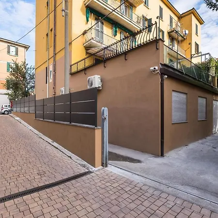 Residence Sant'Orsola - Pizzardi Suites Apartments Bologna Buitenkant foto